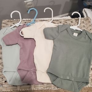 Kate Quinn Newborn Onesies Bundle 4